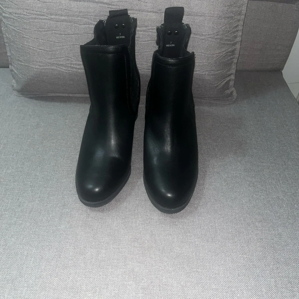 Blowfish Malibu Praline (Women's) Black Wedge Ankle Boots